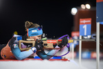 06.12.2019, xkvx, Biathlon IBU Weltcup Oestersund, Training Damen, v.l. Julia Simon (France) in aktion am Schiessstand / at the shooting range