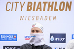 27.09.2020, xkvx, City Biathlon Wiesbaden 2020, v.l. Ingrid Landmark Tandrevold (Norway) bei der Siegerehrung / at the price giving ceremony