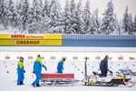 13.01.2020, xkvx, Biathlon IBU Weltcup Oberhof, Sprint Herren, v.l.  Helfer am Schiessstand / Volunteers on the shooting range