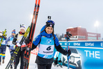 04.12.2021, xkvx, Biathlon IBU World Cup Oestersund, Pursuit Women, v.l. Anais Chevalier-Bouchet (France) bei der Siegerehrung / at the medal ceremony