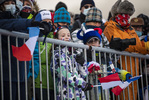 16.12.2021, xkvx, Biathlon IBU World Cup Le Grand Bornand, Sprint Women, v.l. Feature Stadionansicht mit Fans / stadium overview with fans