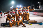 28.12.2021, xkvx, Biathlon WTC Ruhpolding 2021, v.l. Maskottchen Bebbo nach der Siegerehrung / after the medal ceremony