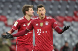 07.01.2022, xabx, Fussball 1.Bundesliga, FC Bayern Muenchen - Borussia Moenchengladbach emspor, v.l. 
Thomas Mueller (FC Bayern Muenchen) Robert Lewandowski (FC Bayern Muenchen) enttaeuscht traurig frustriert dissapointed

(DFL/DFB REGULATIONS PROHIBIT ANY USE OF PHOTOGRAPHS as IMAGE SEQUENCES and/or QUASI-VIDEO)