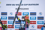 12.01.2022, xkvx, Biathlon IBU World Cup Ruhpolding, Sprint Women, v.l. Elvira Oeberg (Sweden) bei der Siegerehrung / at the medal ceremony