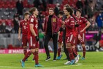 05.02.2022, xlanx, Fussball 1.Bundesliga, FC Bayern Muenchen - RB Leipzig, v.l. Trainer Julian Nagelsmann (FC Bayern Muenchen) Schaut / Looks on