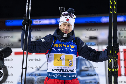 07.12.2019, xkvx, Biathlon IBU Weltcup Oestersund, Staffel Herren, v.l. Tarjei Boe (Norway) bei der Siegerehrung / at the medal ceremony