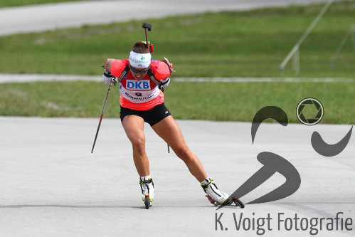 13.09.2015, xkvx, Wintersport, Deutsche Meisterschaft Biathlon 2015, v.l. Karin Oberhofer (Italien)