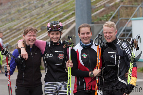 25.09.2015, xkvx, Wintersport, Lapua-Cup Biathlon, v.l. Viktoria Sebastian (WSV Oberhof 05), Vanessa Voigt (WSV Rotterode), Alina Schmidt (WSV Trusetal), Pascal Fraebel (WSV Trusetal)