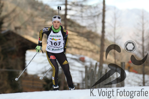 18.12.2015, xkvx, Wintersport, Biathlon Alpencup Martell, Sprint v.l. ECKSTEIN Sina