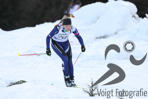 19.12.2015, xkvx, Wintersport, Biathlon Alpencup Martell, Sprint v.l. STRECHA Lena