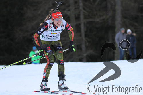 19.12.2015, xkvx, Wintersport, Biathlon Alpencup Martell, Sprint v.l. SCHNEIDER Sophia