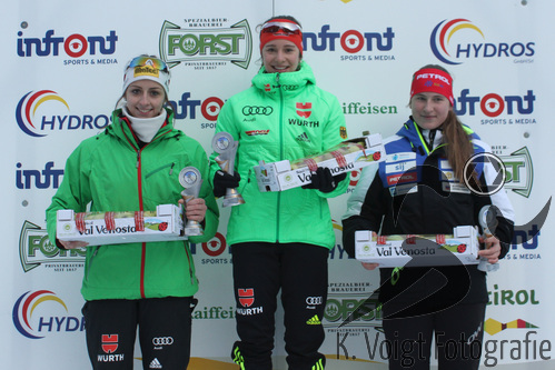 19.12.2015, xkvx, Wintersport, Biathlon Alpencup Martell, Sprint v.l. VOIGT Vanessa, SCHNEIDER Sophia