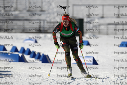 27.02.2016, xkvx, Wintersport, DSV Biathlon Deutschlandpokal Cross Sprint v.l. JESSE Stephanie
