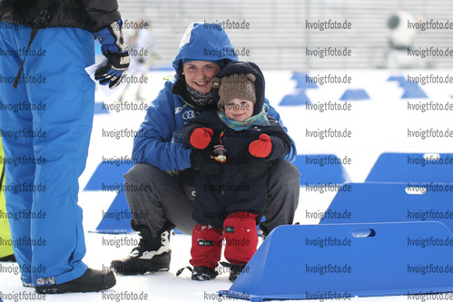 28.02.2016, xkvx, Wintersport, DSV Biathlon Deutschlandpokal Massenstart v.l. SCHMIDT Elisabeth mit Bruder