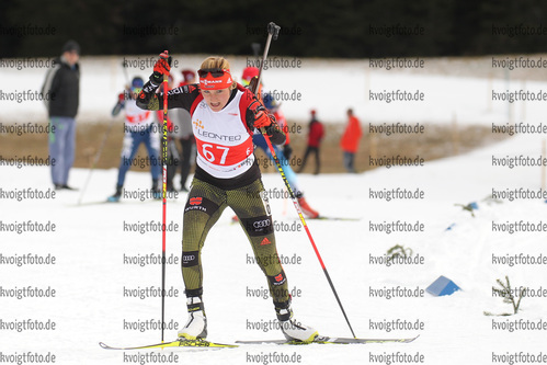 11.12.2016, xkvx, Wintersport, Biathlon IBU Junior Cup - Lenzerheide, Sprint v.l. STRASSBERGER Theresa Maria