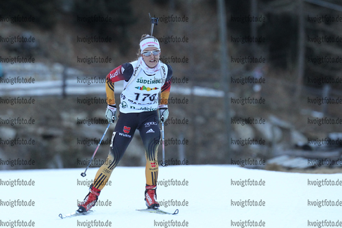 18.12.2016, xkvx, Wintersport, DSV Biathlon Deutschlandpokal Sprint v.l. SCHABER Sarah
