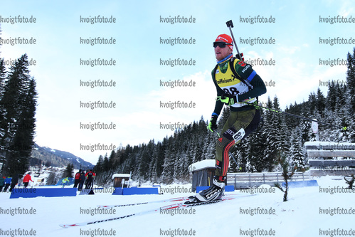 09.12.2017, xkvx, Wintersport, Biathlon IBU Junior Cup - Obertilliach, Sprint v.l. VEIT Marinus