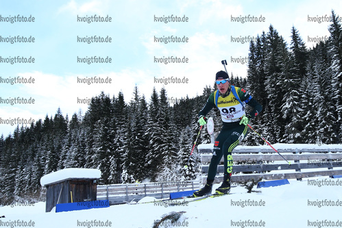09.12.2017, xkvx, Wintersport, Biathlon IBU Junior Cup - Obertilliach, Sprint v.l. SCHUMACHER Marvin