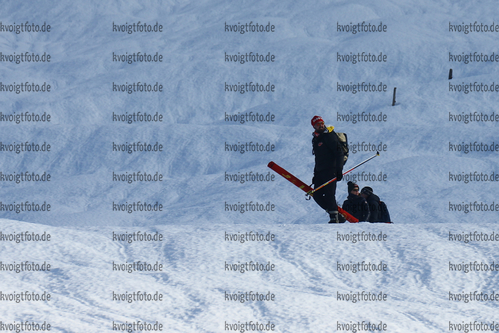 13.01.2018, xkvx, Wintersport, Alpencup - DSV Biathlon Deutschlandpokal - Hochfilzen, Einzel v.l. WOLF Alexander Ali