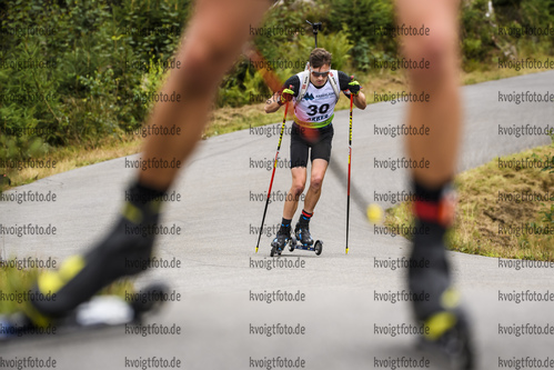 08.09.2019, xkvx, Biathlon, Deutsche Meisterschaften am Arber, Verfolgung Herren, v.l. Simon Gross