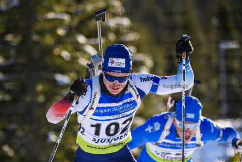 30.11.2019, xkvx, Biathlon IBU Sjusjoen, Sprint Herren, v.l. Sebastian Stalder (Switzerland) in aktion / in action competes