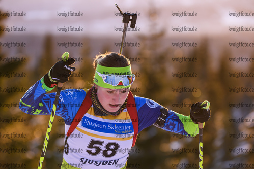 30.11.2019, xkvx, Biathlon IBU Sjusjoen, Sprint Frauen, v.l. Hanna Mustava (Belarus) in aktion / in action competes