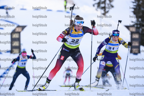 01.12.2019, xkvx, Biathlon IBU Cup Sjusjoen, Verfolgung Frauen, v.l. Karoline Erdal (Norway) in aktion / in action competes