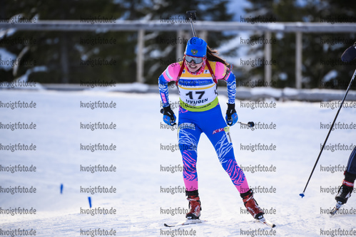 01.12.2019, xkvx, Biathlon IBU Cup Sjusjoen, Verfolgung Frauen, v.l. Polin Shevnina (Russia) in aktion / in action competes