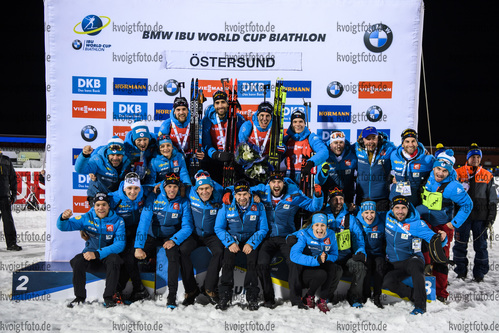 04.12.2019, xkvx, Biathlon IBU Weltcup Oestersund, Einzel Herren, v.l. France Biathlon Team feiern / celebrate