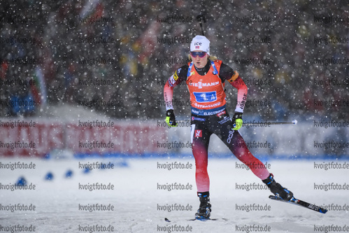 08.12.2019, xkvx, Biathlon IBU Weltcup Oestersund, Staffel Damen, v.l. Marte Olsbu Roeiseland (Norway) in aktion / in action competes