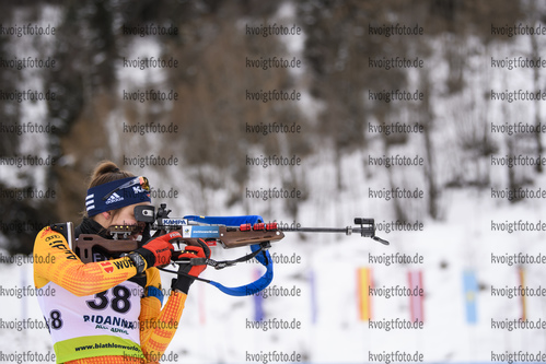 12.12.2019, xkvx, Biathlon IBU Cup Ridnaun, Supersprint Quali Damen, v.l. Vanessa Voigt (Germany) in aktion am Schiessstand / at the shooting range