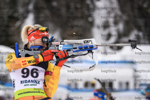 12.12.2019, xkvx, Biathlon IBU Cup Ridnaun, Supersprint Quali Damen, v.l. Maren Hammerschmidt (Germany) in aktion am Schiessstand / at the shooting range
