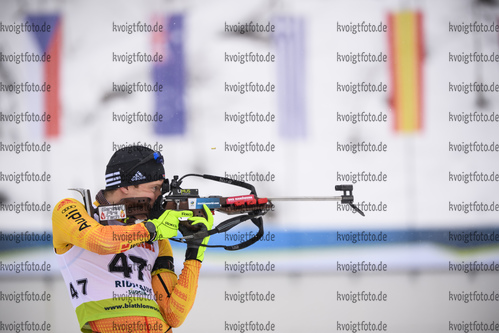 12.12.2019, xkvx, Biathlon IBU Cup Ridnaun, Supersprint Quali Herren, v.l. Lucas Fratzscher (Germany) in aktion am Schiessstand / at the shooting range