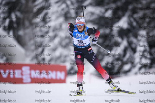 13.12.2019, xkvx, Biathlon IBU Weltcup Hochfilzen, Sprint Damen, v.l. Tiril Eckhoff (Norway) in aktion / in action competes