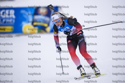 13.12.2019, xkvx, Biathlon IBU Weltcup Hochfilzen, Sprint Damen, v.l. Tiril Eckhoff (Norway) in aktion / in action competes