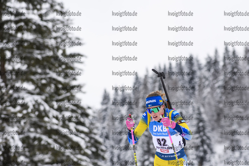 13.12.2019, xkvx, Biathlon IBU Weltcup Hochfilzen, Sprint Damen, v.l. Hanna Oeberg (Sweden) in aktion / in action competes