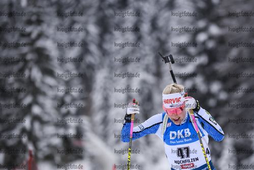 13.12.2019, xkvx, Biathlon IBU Weltcup Hochfilzen, Sprint Damen, v.l. Kaisa Makarainen (Finland) in aktion / in action competes