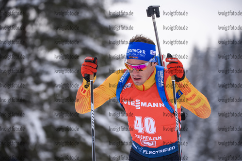 13.12.2019, xkvx, Biathlon IBU Weltcup Hochfilzen, Sprint Herren, v.l. Simon Schempp (Germany) in aktion / in action competes