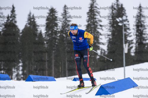 17.12.2019, xkvx, Biathlon IBU Cup Obertilliach, Training Damen, v.l. Technican Rene Altenburger Koch (Germany)  