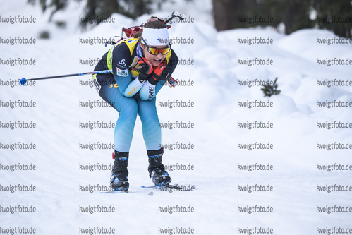 18.12.2019, xkvx, Biathlon IBU Cup Obertilliach, Short Individual Damen, v.l. Gilonne Guigonnat (France) in aktion / in action competes