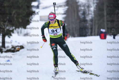 18.12.2019, xkvx, Biathlon IBU Cup Obertilliach, Short Individual Damen, v.l. Stefanie Scherer (Germany) in aktion / in action competes