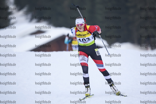 18.12.2019, xkvx, Biathlon IBU Cup Obertilliach, Short Individual Damen, v.l. Anna-Maria Schreder (Austria) in aktion / in action competes