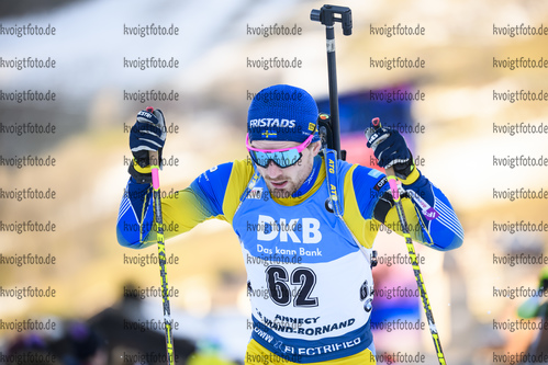 19.12.2019, xkvx, Biathlon IBU Weltcup Le Grand Bornand, Sprint Herren, v.l. Jesper Nelin (Sweden) in aktion / in action competes