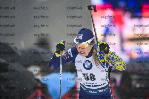 20.12.2019, xkvx, Biathlon IBU Weltcup Le Grand Bornand, Sprint Damen, v.l. Yuliia Dzhima (Ukraine) in aktion / in action competes