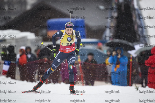 20.12.2019, xkvx, Biathlon IBU Weltcup Le Grand Bornand, Sprint Damen, v.l. Dorothea Wierer (Italy) in aktion / in action competes