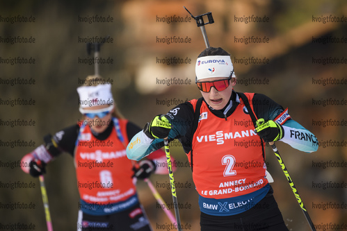 22.12.2019, xkvx, Biathlon IBU Weltcup Le Grand Bornand, Verfolgung Damen, v.l. Justine Braisaz (France) in aktion / in action competes