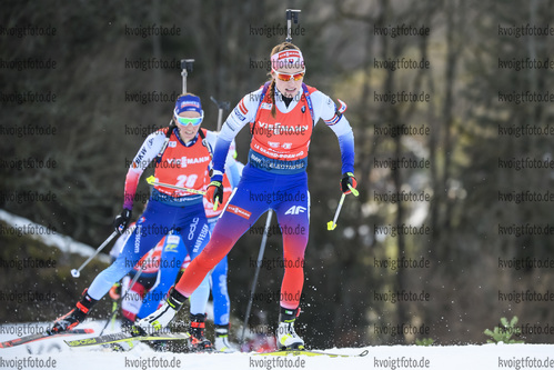 22.12.2019, xkvx, Biathlon IBU Weltcup Le Grand Bornand, Verfolgung Damen, v.l. Ivona Fialkova (Slovakia) in aktion / in action competes