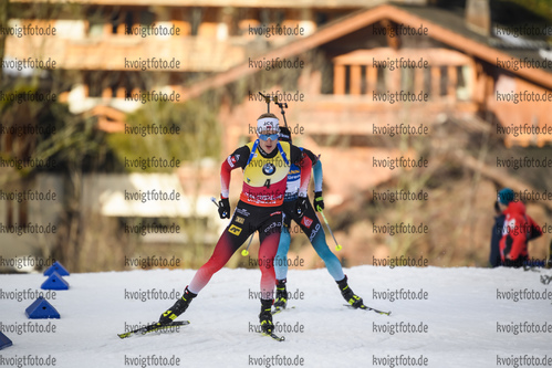 22.12.2019, xkvx, Biathlon IBU Weltcup Le Grand Bornand, Verfolgung Herren, v.l. Thingnes Boe Johannes (Norway) in aktion / in action competes