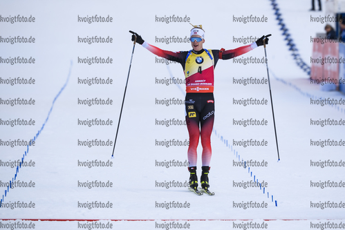 22.12.2019, xkvx, Biathlon IBU Weltcup Le Grand Bornand, Verfolgung Herren, v.l. Thingnes Boe Johannes (Norway) gewinnt die Goldmedaille / wins the gold medal