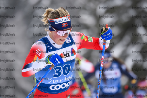 28.12.2019, xkvx, Langlauf Tour de Ski Lenzerheide, Massenstart Damen, v.l. Kari Oeyre Slind (Norway) in aktion / in action competes